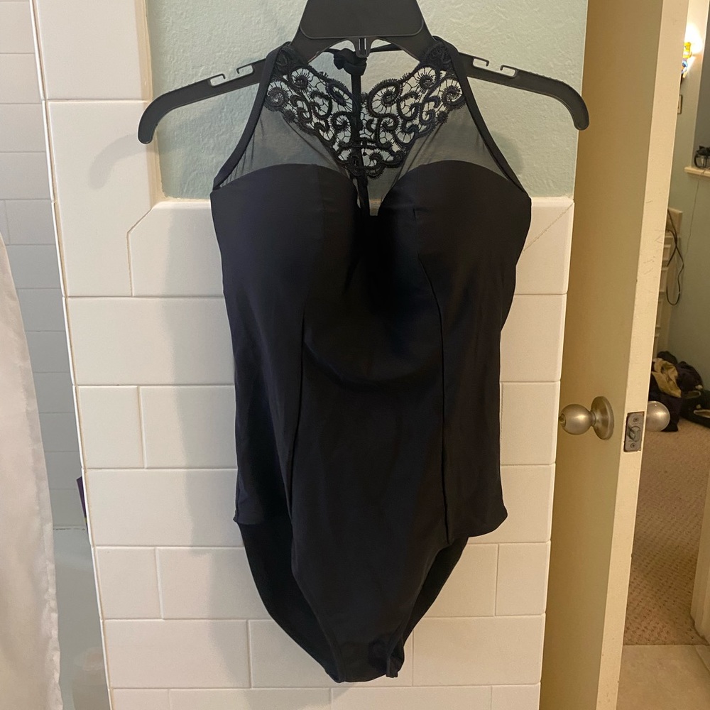 NWOT Panache Black Molded Underwire High Neck Halter Swimsuit size 32E small